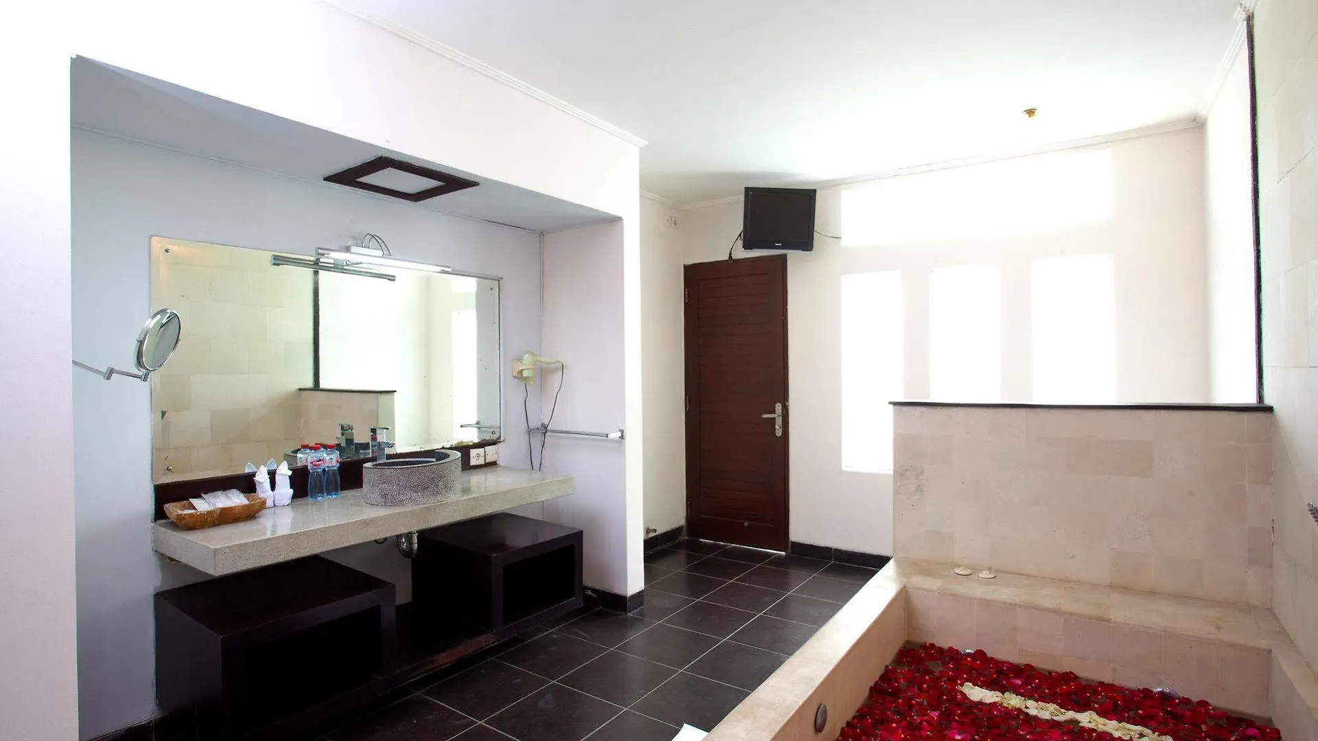 **** Отель The Rishi Villa Семиньяк Индонезия